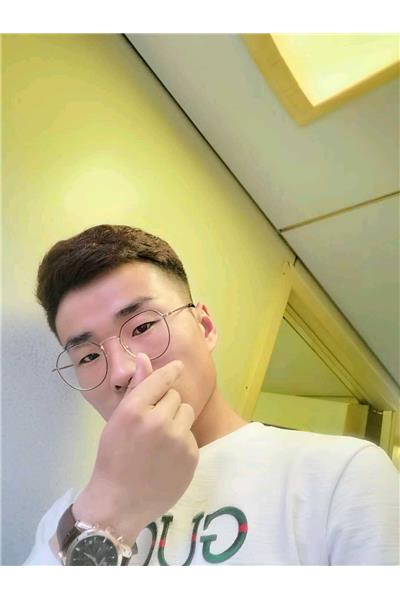 最主要还有一个爱你的春凯，做我女朋友吧！